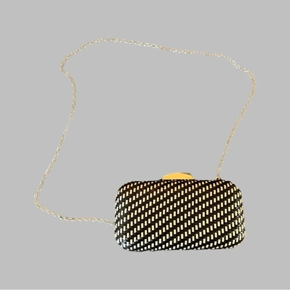 SONDRA ROBERT Clutch Purse
